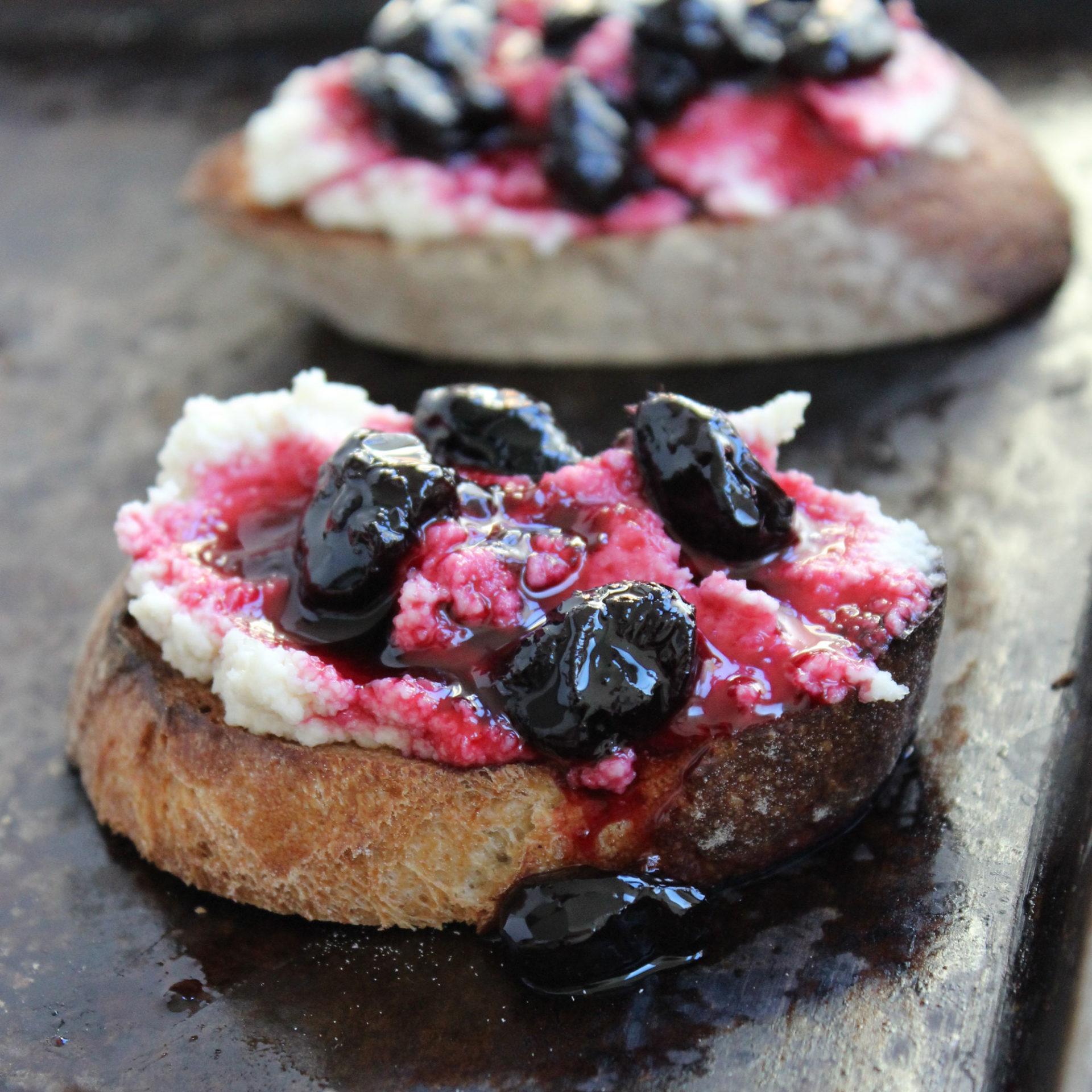 Macadamia Ricotta & Jelly Crostini - Easy Vegan Meal Plan
