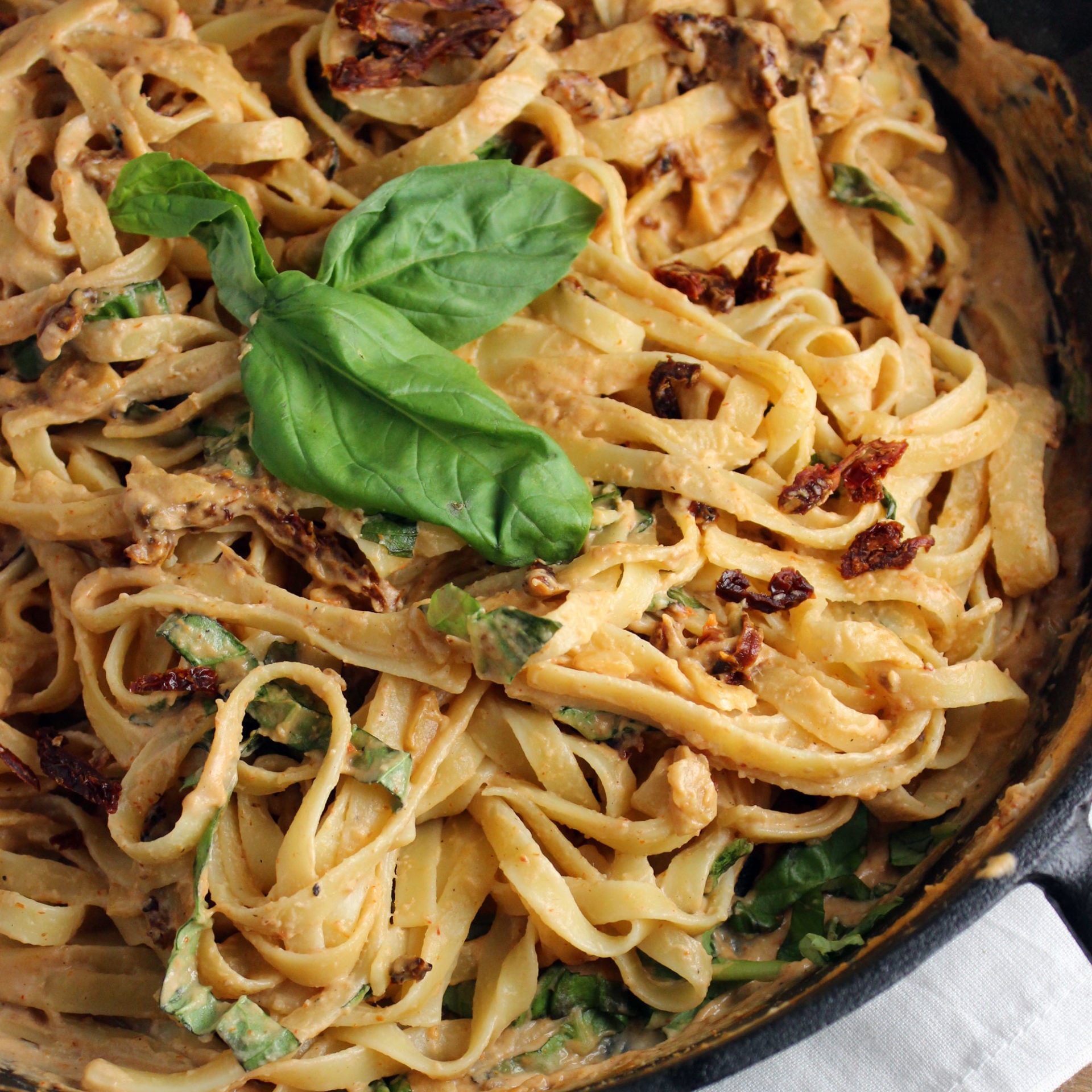 Vegan Creamy Sun-dried Tomato Pasta - Easy Vegan Meal Plan
