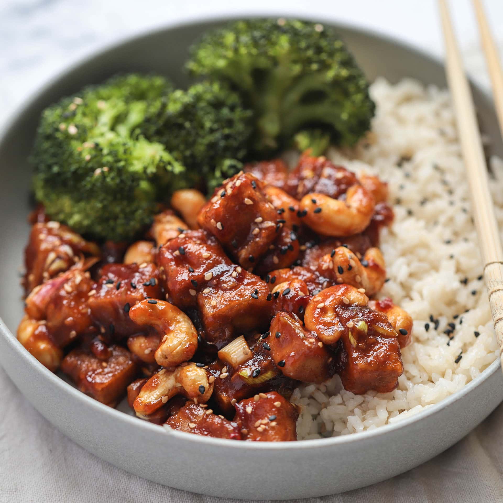Cashew Tofu Stir Fry - Easy Vegan Meal Plan