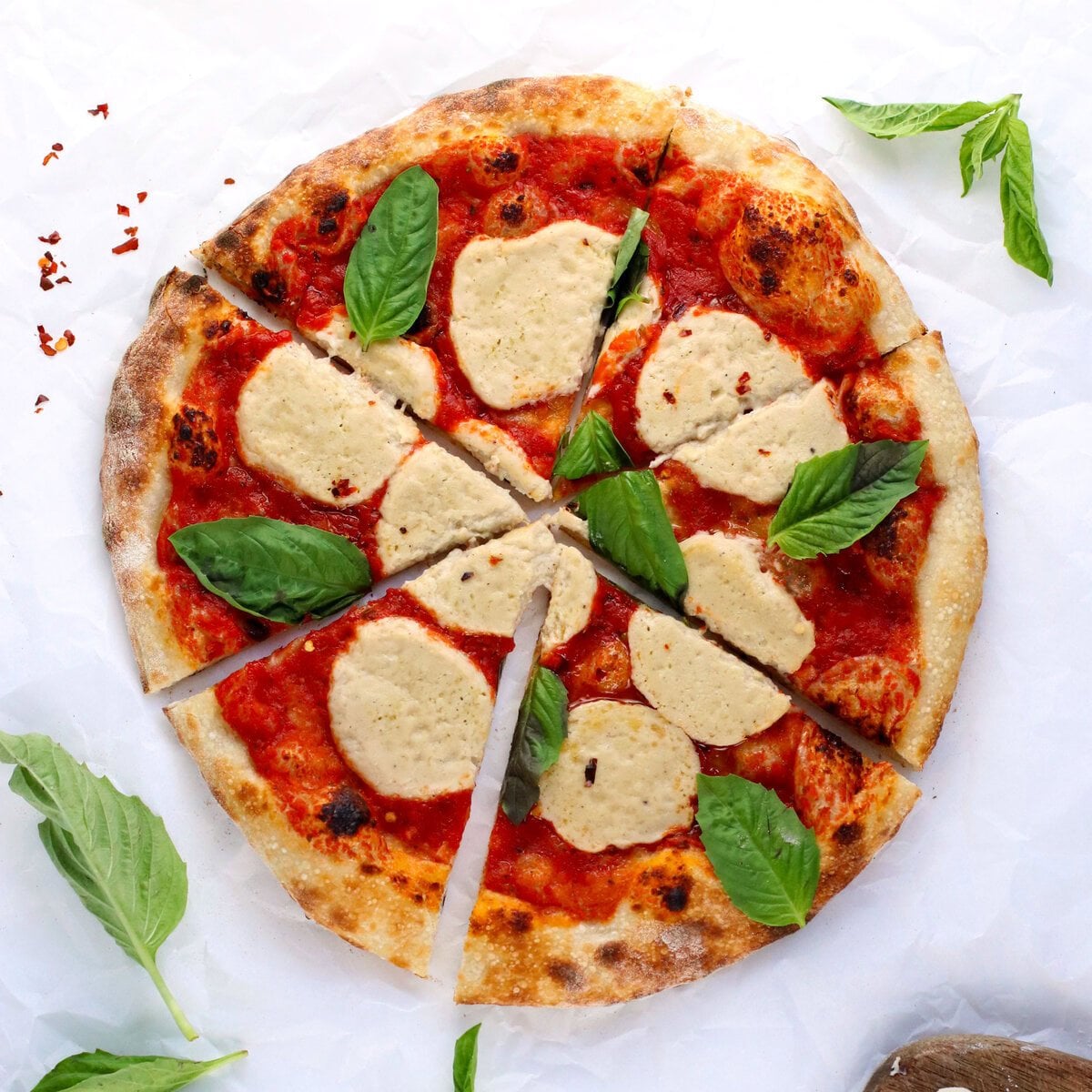 Vegan Pizza Margherita - Easy Vegan Meal Plan